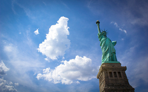 留学生想寄衣服去美国，发什么国际快递便宜